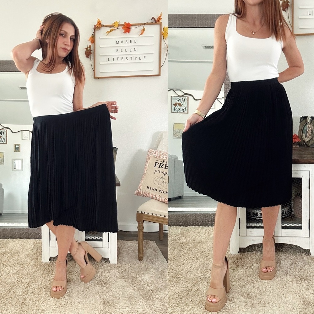 Worthington Black A-Line pleated Skirt size 16